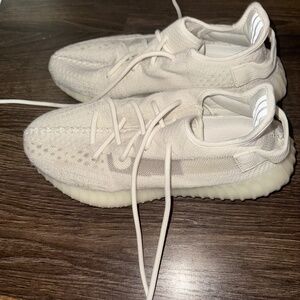 Yeezy 350 v2 With box